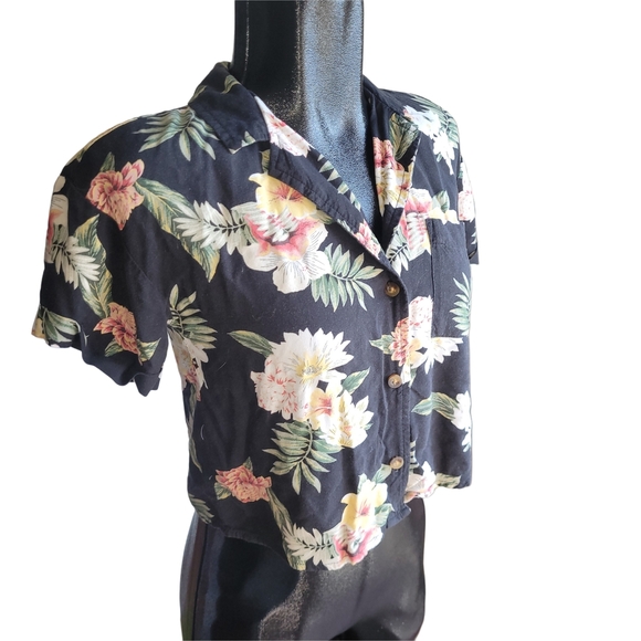 Hollister Black Floral Print Button-Up Cropped Shirt XS - Picture 2 of 6
